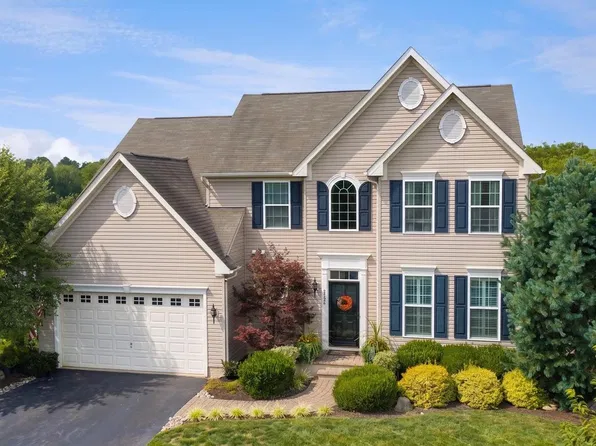 2526 Codorus Ln, Spring Grove, PA 17362