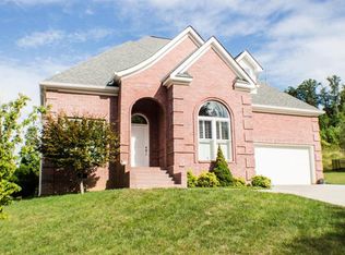 1001 Green Meadows Ln, Lenoir City, TN 37771