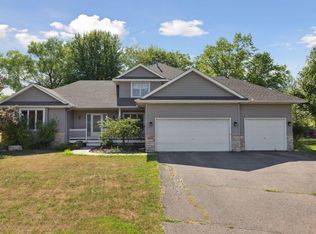 6631 Timberwolf Trl, Lino Lakes, MN 55038