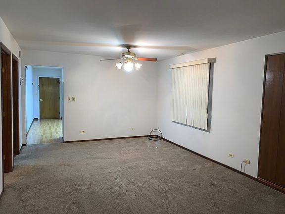 4th image of 4733 Yender Ave #2