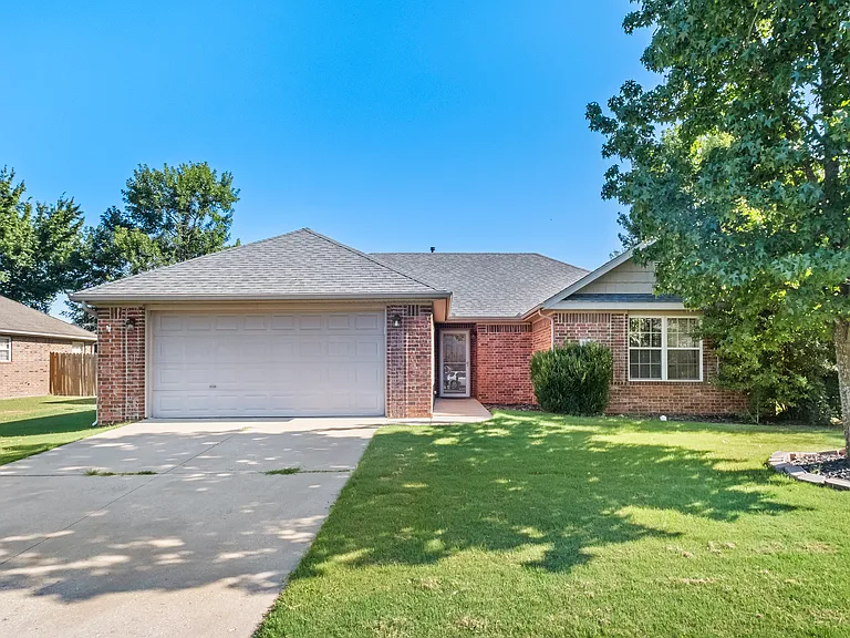 3806 W Tanyard Dr — Photo 1