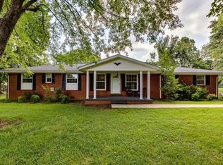 1004 River View Dr, Ashland City, TN 37015