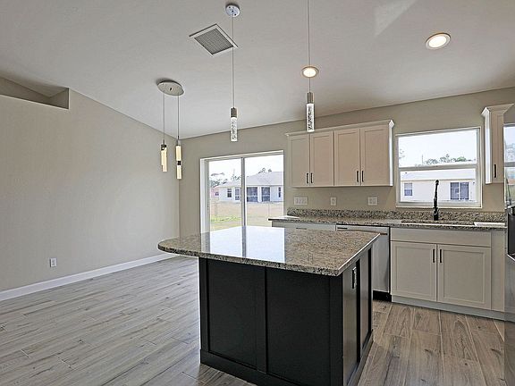 5th image of 134 Zenith Cir #134