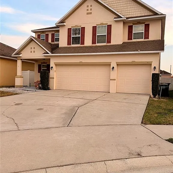 944 Killarney Ln — Photo 2