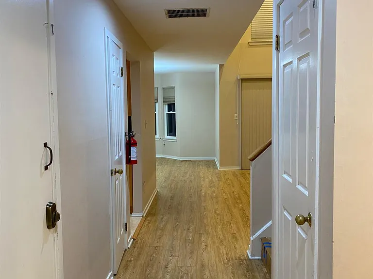 358 Greenfield Rd — Photo 3