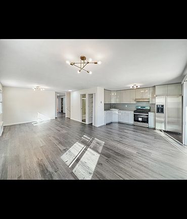 2nd image of 4213 Sea Gate Ave