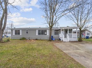 16 Byron Rd, North Brunswick, NJ 08902