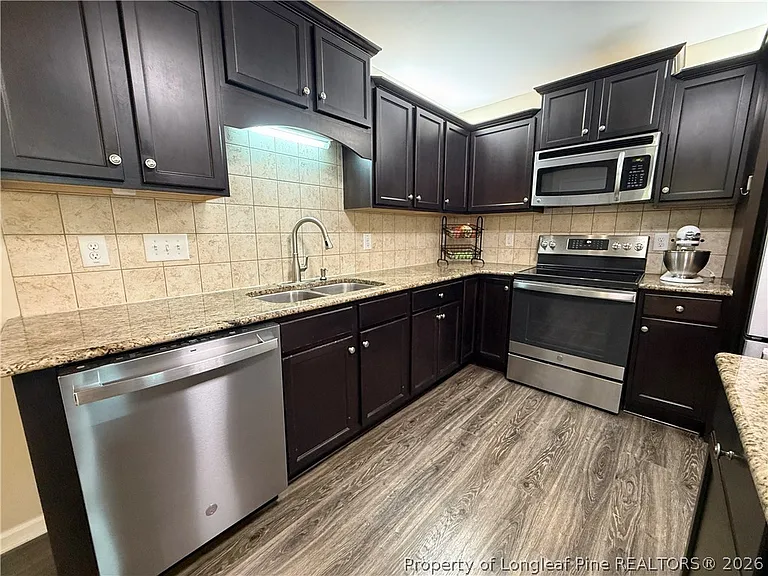 164 Regimental Dr — Photo 12