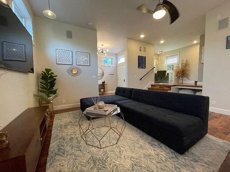 3 bed, 2.5 bath, 1756 sqft, $2,900 — Photo 4