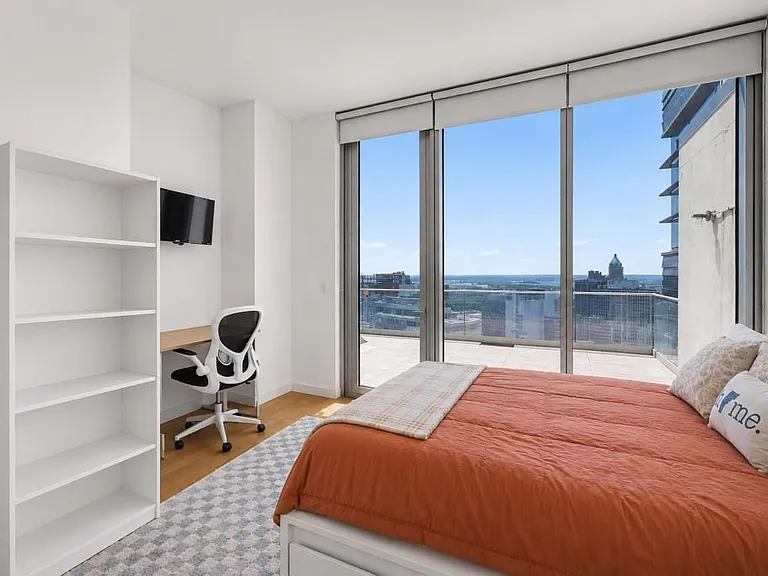 430 Albee Sq #28B — Photo 7