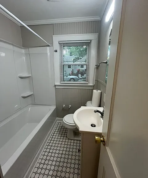 1410 Grove St — Photo 4