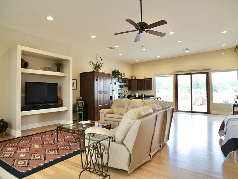 3900 N Camino Blanco #1 — Photo 11