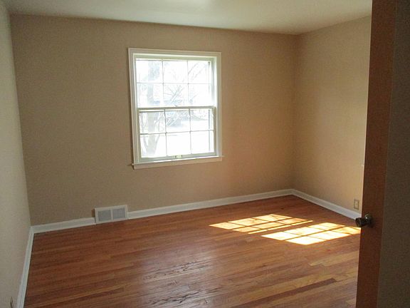 5th image of 20961 S Lake Shore Blvd