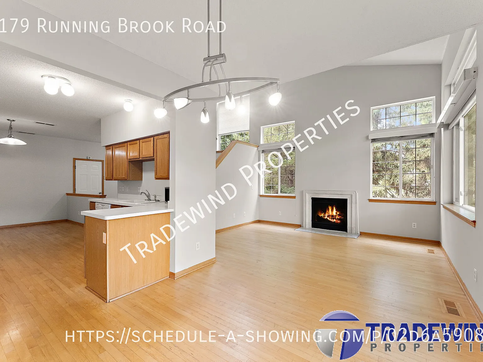 Excellent 2 Bed 2.5 Bath Townhome — Photo 4