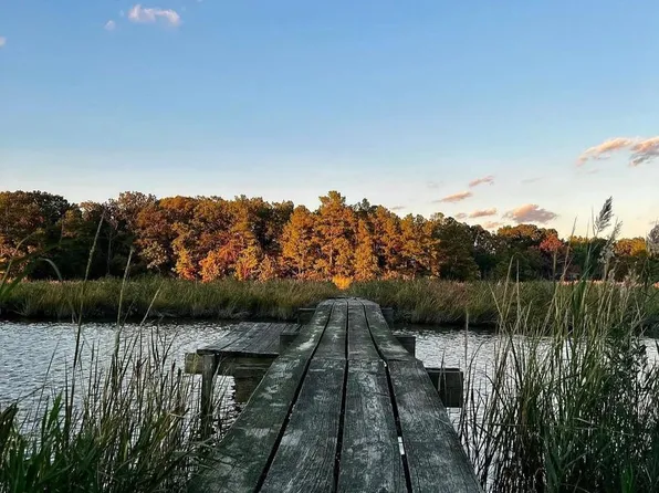 1221 Cove Dr, Churchton, MD 20733