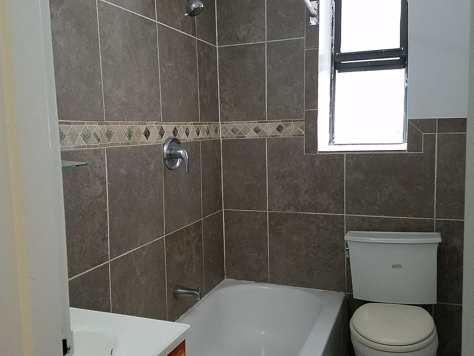 2nd image of 1806 Marmion Ave