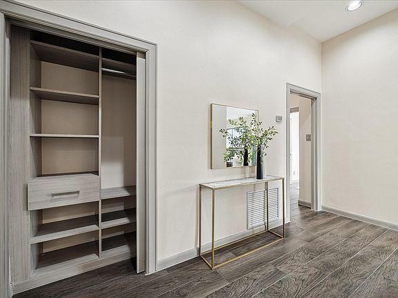 2nd image of 49 Briar Hollow Ln Unit 103