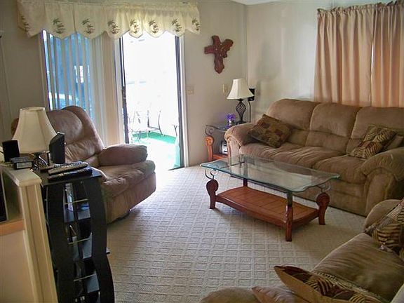 2nd image of 2013 Oriole Ln