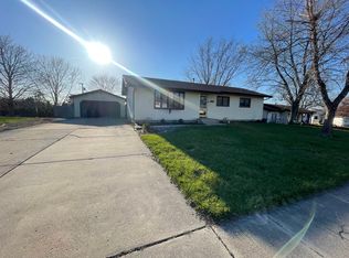 17514 Calhoun St, Lowell, IN 46356