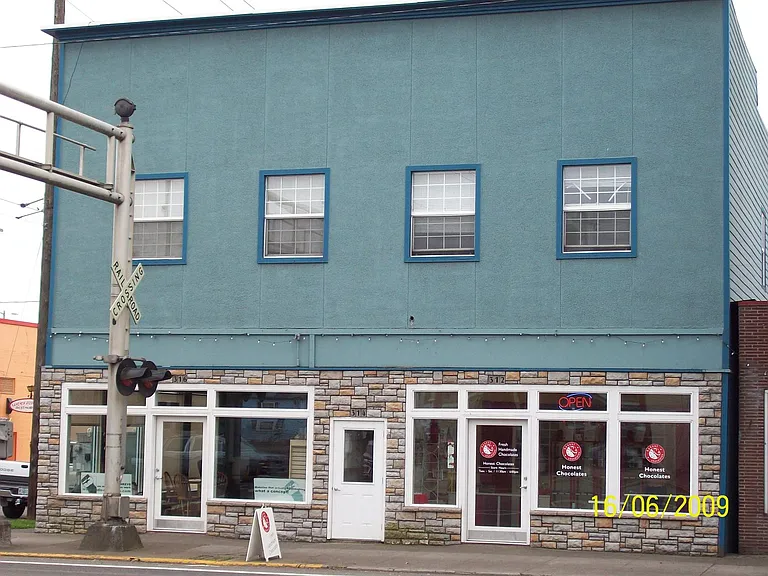 312-16 E 1st St — Photo 1