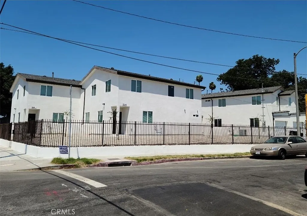 5 bed, 2006 sqft, $4,000 — Photo 1