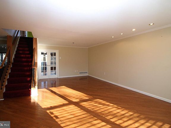 Dining & Living Area