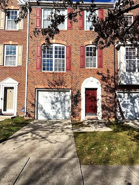 3 bed, 3.5 bath, 1400 sqft, $3,150 — Photo 2