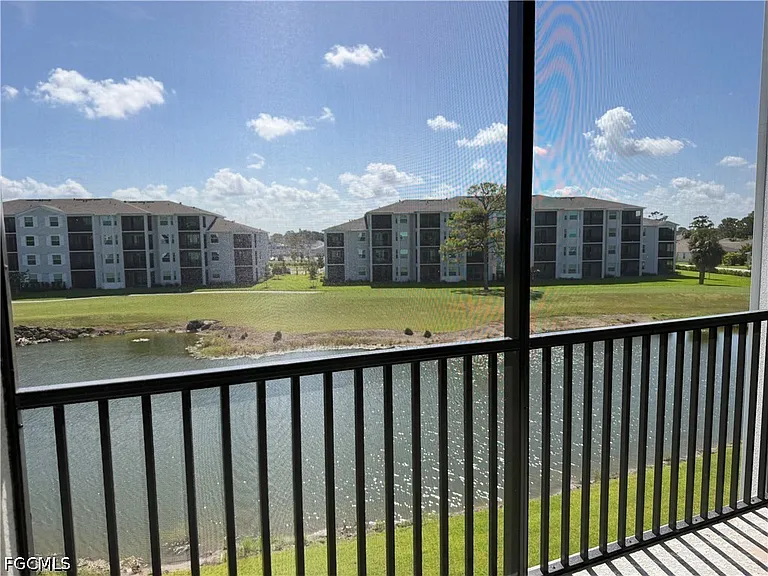 18411 Copperhead Ct N #332 — Photo 30