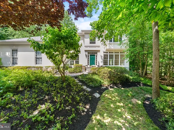 10324 Regency Station Dr, Fairfax Station, VA 22039