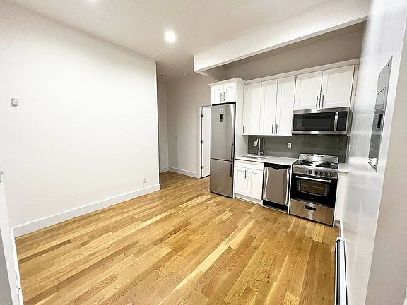 2nd image of 539 Lenox Ave Frnt 1