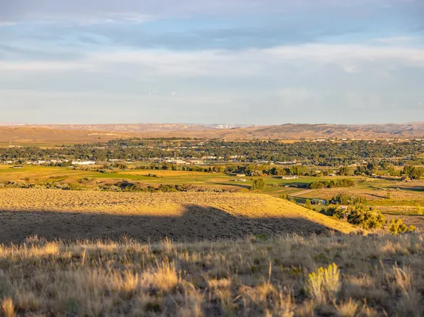307 Rosewood Ave, Lander, WY 82520