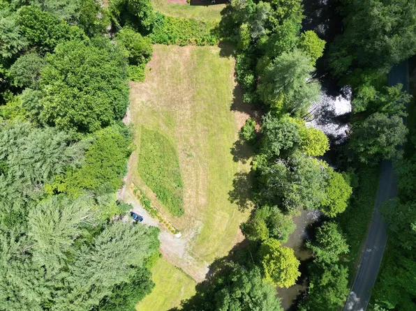 11-13 Riverview Dr, Robbinsville, NC 28771