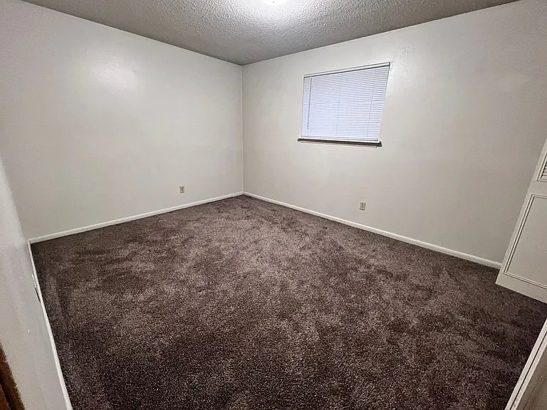 3205 University Dr #J — Photo 6
