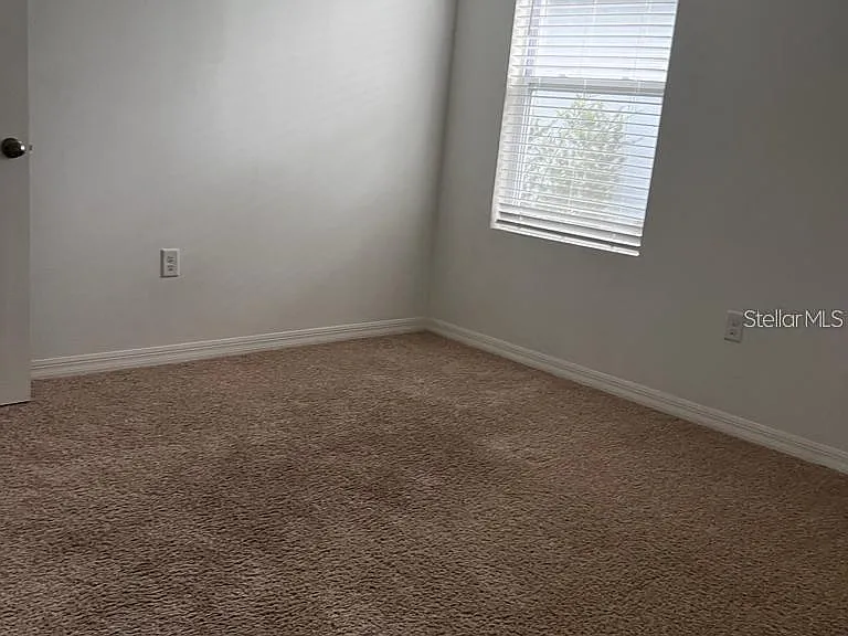 521 Nicken Grv — Photo 10