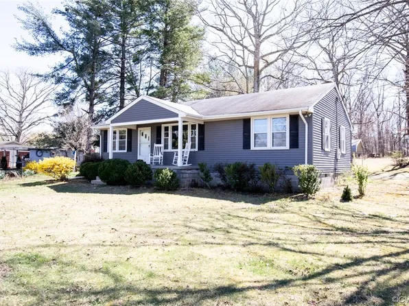 15 Asal Rd, Farmville, VA 23901