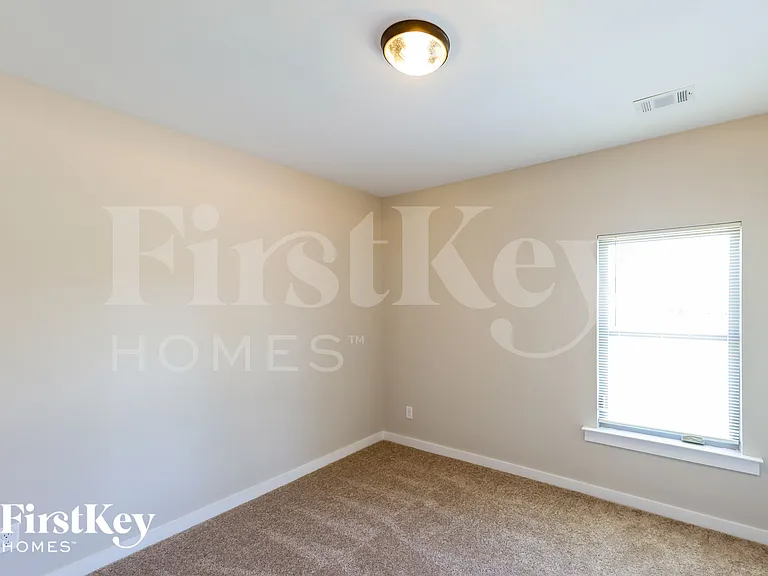 262 Wolf Rd W — Photo 12