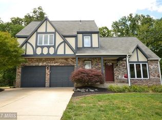 32 Lipscomb Ct, Sterling, VA 20165