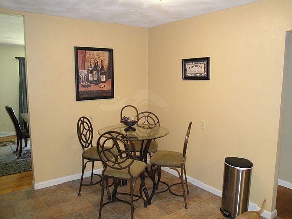 2nd image of 35 Coachlight Dr