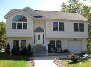 9 Ashland Ave, Middletown, NY 10940