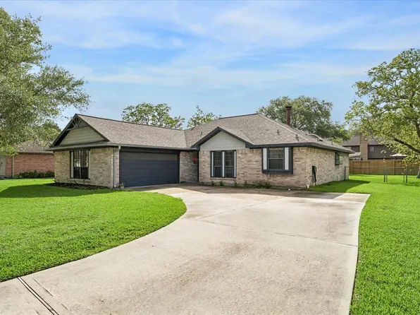 1104 Tipperary Ave, Friendswood, TX 77546