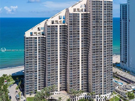 3rd image of 17555 Collins Ave APT 3202