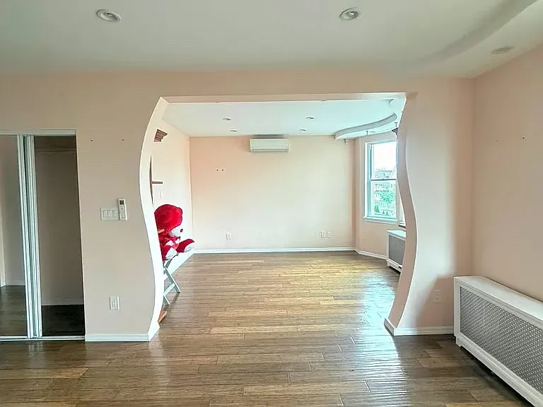 2 bed, 1000 sqft, $2,700 — Photo 2