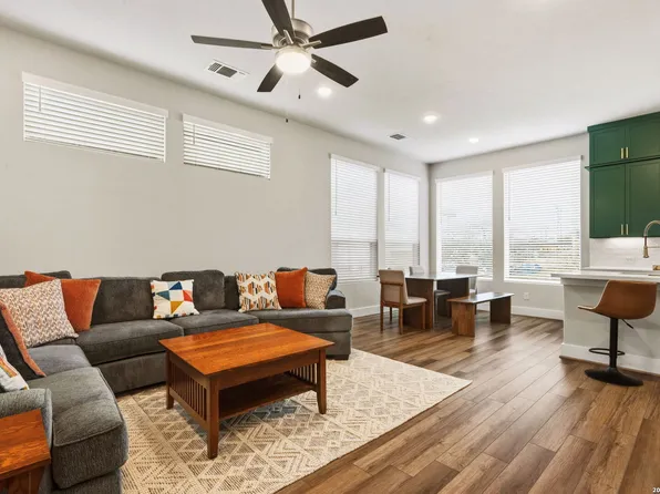 8851 Oakland UNIT 12, San Antonio, TX 78240