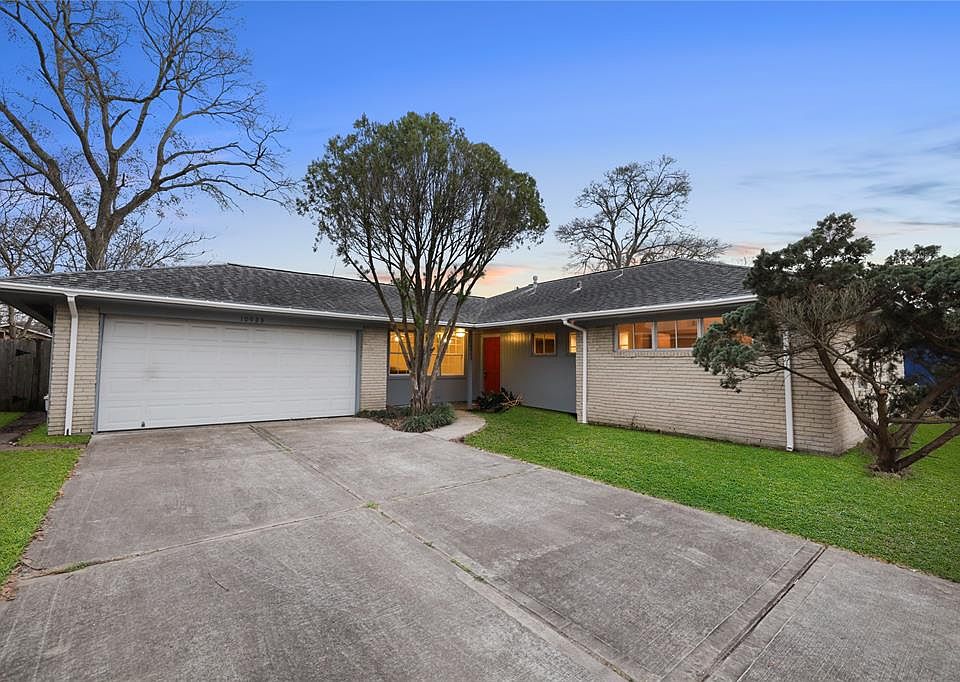 1st image of 10923 Cedarhurst Dr