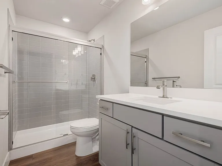 13335 Greenwood Ave N #D — Photo 6