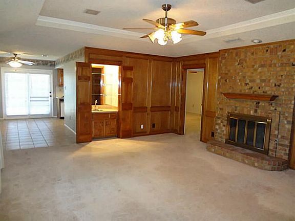 2nd image of 401 Sunnybrook Ct