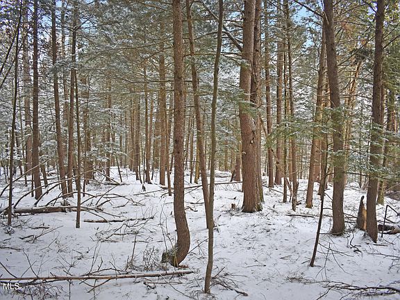 4th image of 22 Carriage Knolls Road