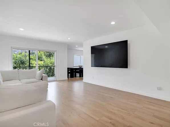 1015 N Michillinda Ave APT 302, Pasadena, CA 91107