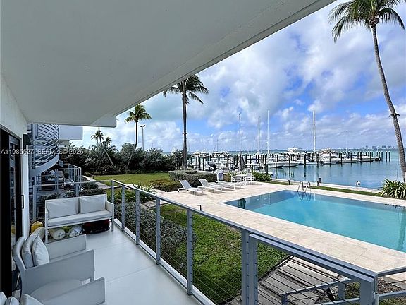 4th image of 166 Harbor Dr APT 6B