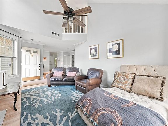 4th image of 626 Smithfield Rd APT 604